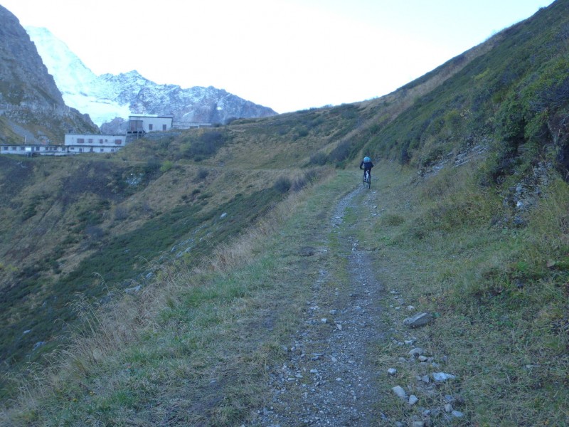 #2 Col du Mont Lachat. : Endroit super avec un VTT. Col du Mont Lachat. : Endroit super avec un VTT.