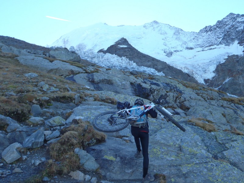 #9 Désert de Pierre Ronde. : Glacier de Bionnassay en vue. Désert de Pierre Ronde. : Glacier de Bionnassay en vue.