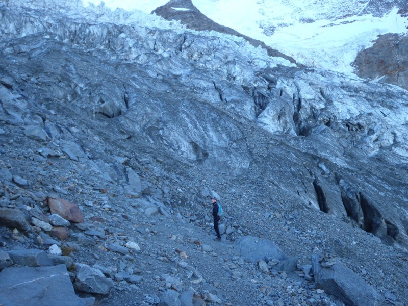 #10 Glacier de Bionnassay : Alban en mode contemplation. Moi aussi les glaciers me fascinent. Glacier de Bionnassay : Alban en mode contemplation. Moi aussi les glaciers me fascinent.