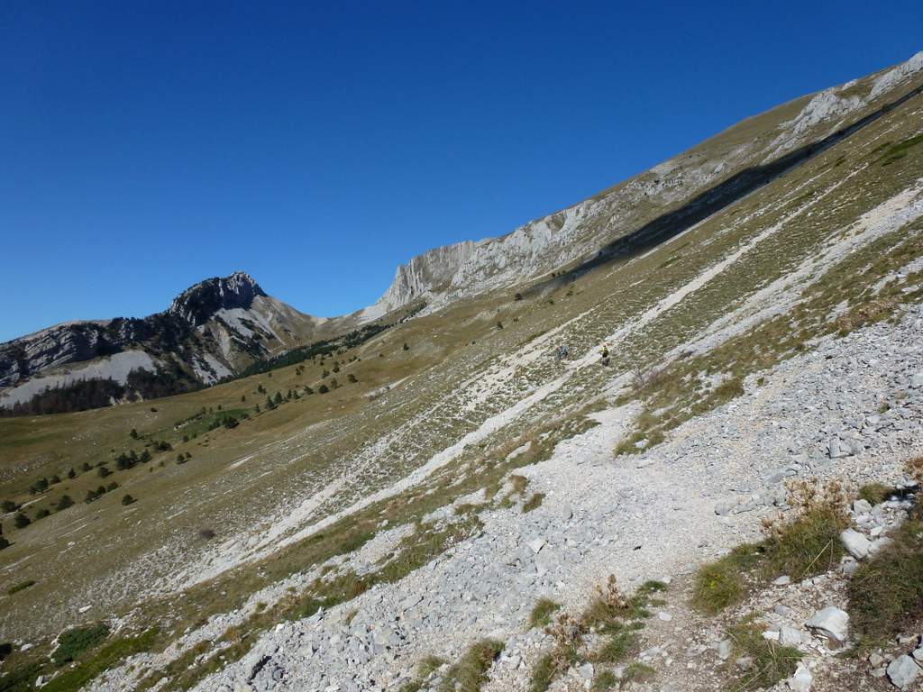 Col de Seysse : La montée moyennement roulante vers le col de Seysse