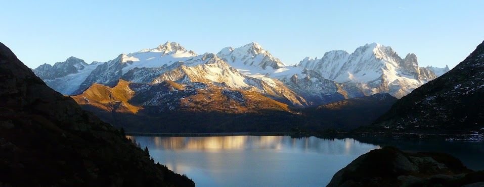 Vue du barrage d'Emosson : Carte postale sur le Tour, Chardonnet & Aiguille verte