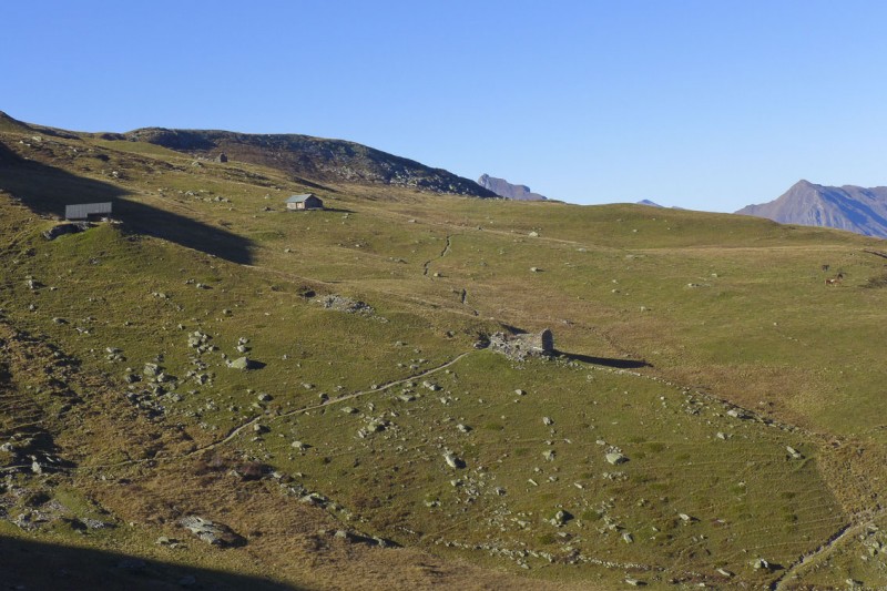 Balcon de Bellevile : Sur le sentier balcon de la vallée de Belleville. Chalets des Yvoses