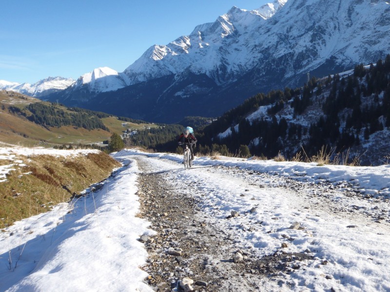 Chemin du Col du Joly : Nous sommes comme des gamins avec cette neige.