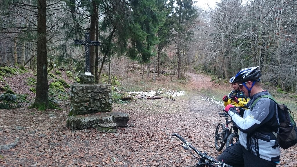 #4 Au Crucifix, on va enfin commencer le VTT Au Crucifix, on va enfin commencer le VTT