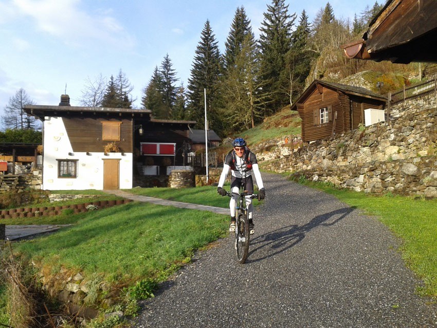 Herbe bien tondue, chalets impeccables, on est bien dans le Valais