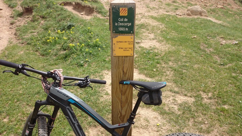 #11 au coll de la Descarga (par rapport à la mine!). Début de la DH de 11km sur Arles sur Tech. au coll de la Descarga (par rapport à la mine!). Début de la DH de 11km sur Arles sur Tech.