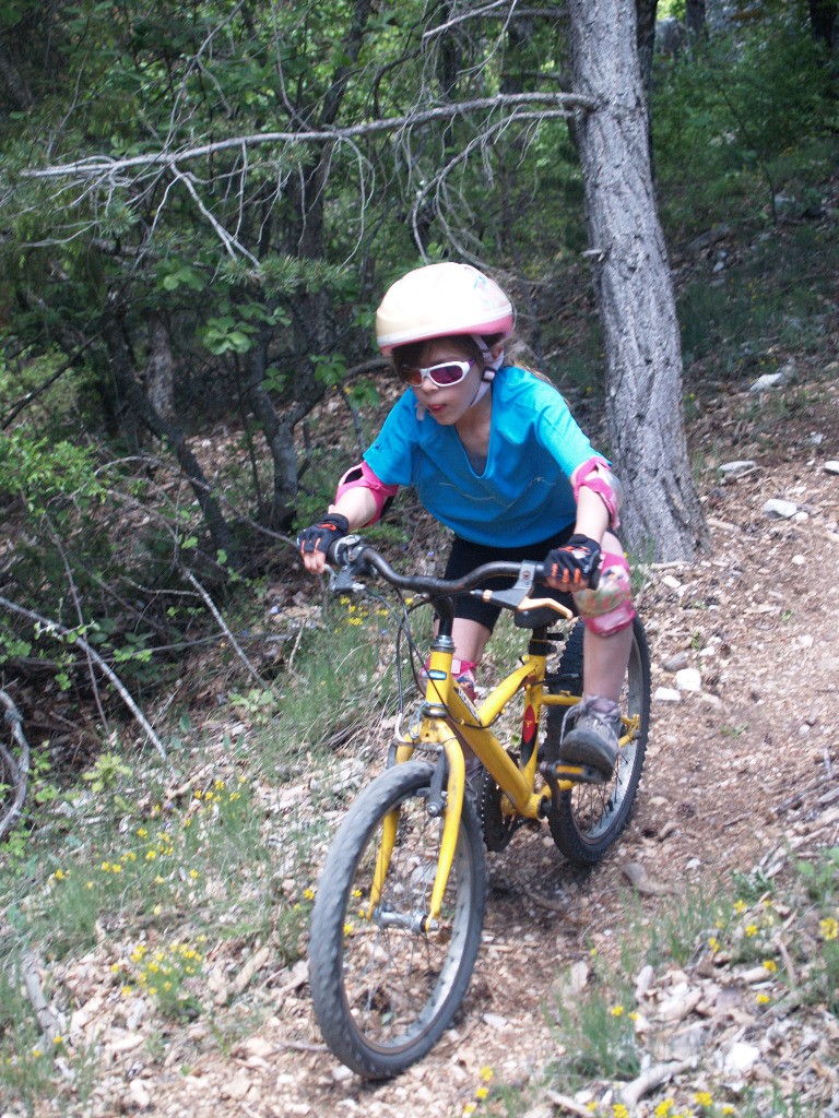 #3 Premier vrai sentier pour Maëly (7 ans) Premier vrai sentier pour Maëly (7 ans)