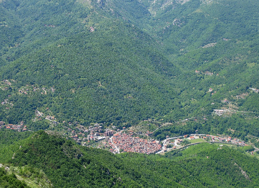 Vue plongeante sur Ormea