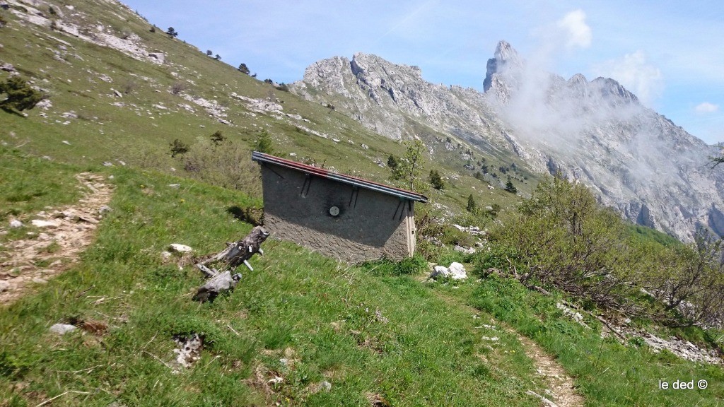 #9 la cabane du col Vert la cabane du col Vert