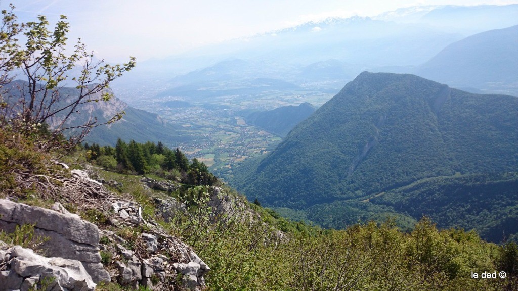 #6 St Paul de Varces depuis la cabane du col Vert St Paul de Varces depuis la cabane du col Vert