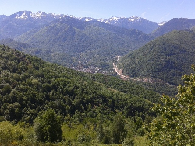 A nos pieds, la vallée d'Ax