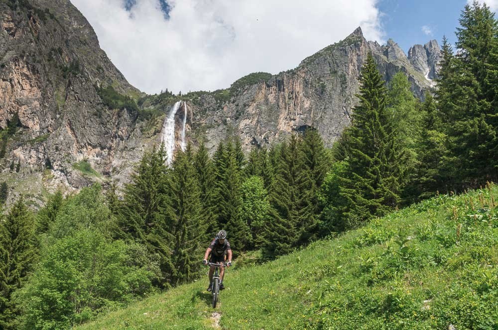 Vers l'Allée. Et la cascade de la Vuzelle