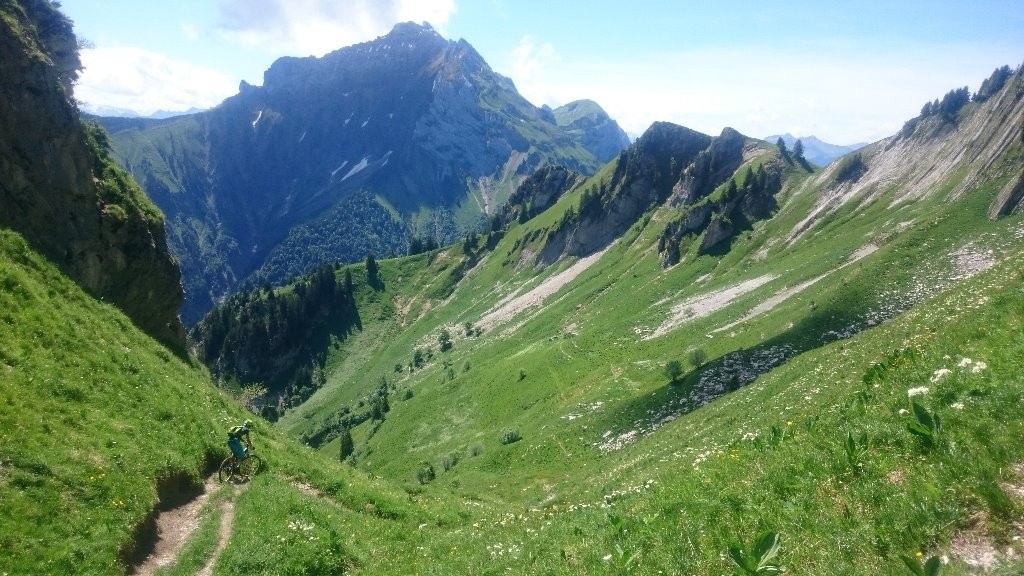 sentier par le Chalet de Talamarche ?