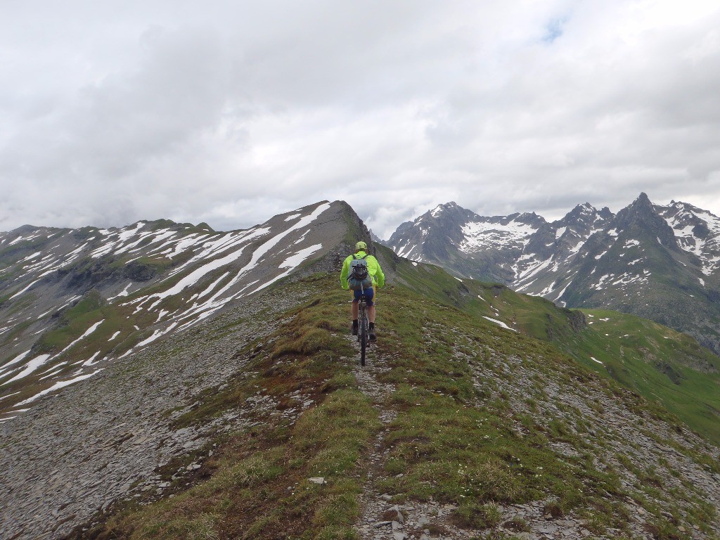 #13 L L'épaule du Col d'Anterne : J'ai l'estomac qui fait du bruit, j'ai faim!