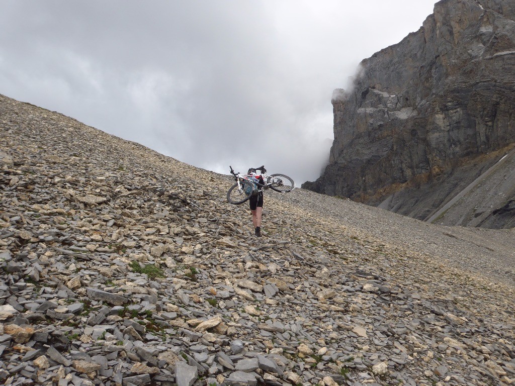 #12 L L'épaule du Col d'Anterne : Direction l'arête.