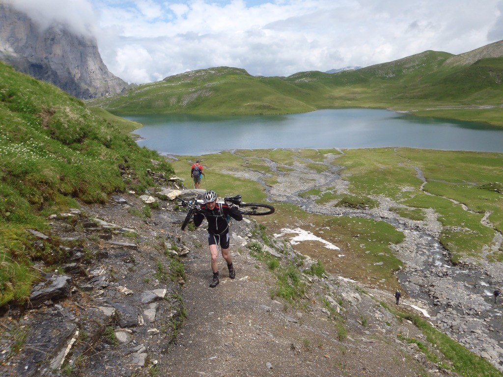 #9 Lac d Lac d'Anterne : Montée en portage et descente (NR).
