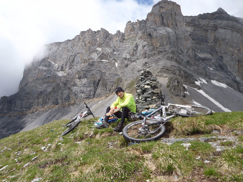 #14 L L'épaule du Col d'Anterne : Casse-croute.