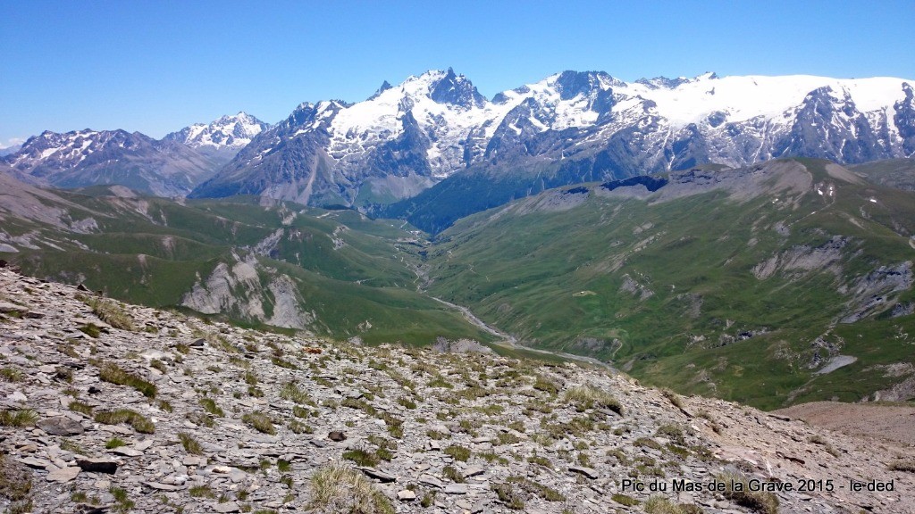 et toujours cette surveillance de la plus belle montagne au monde !