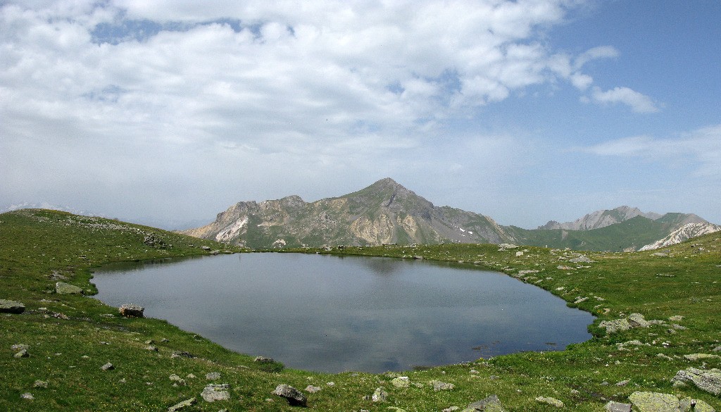 Lac de la Montagnette et perron des Encombres