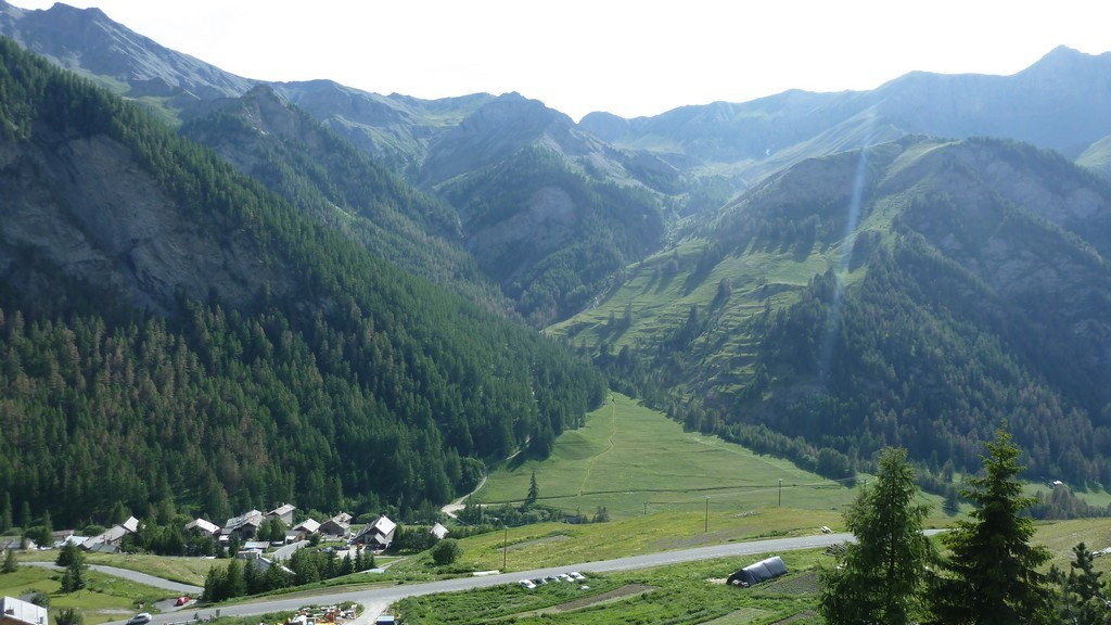 #9 La descente des Estronques vue de St Véran La descente des Estronques vue de St Véran