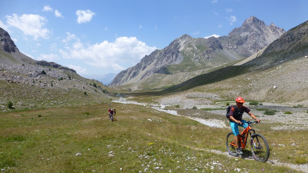 Montée au Col des Monges