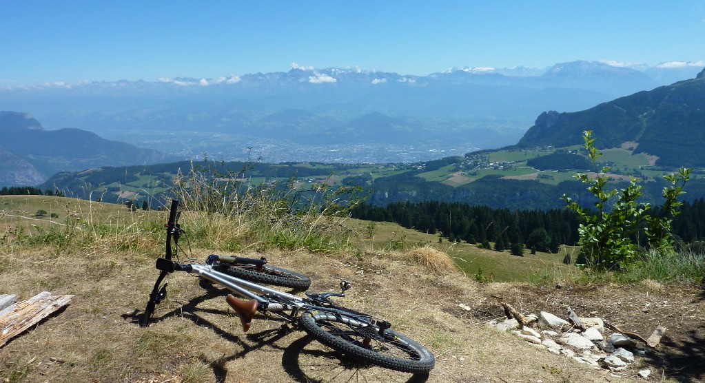 #1 Petite pause sous Charande Petite pause sous Charande