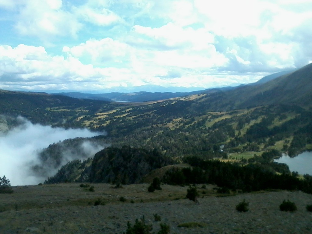 Depuis la Serre, le parcours vers le pla des Carbonères