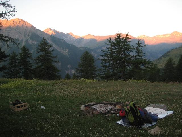 #3 Réveil : Les crêtes s Réveil : Les crêtes s'illuminent, de Vautisse au Grand Pinier.