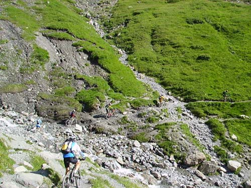 #22 Descente en groupe : Descente groupée Descente en groupe : Descente groupée