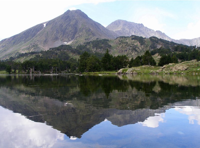 #1 Miroir pyrénéen : Les Camporells Miroir pyrénéen : Les Camporells