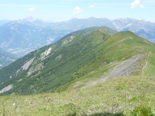 #3 Le début de la descente : avec une partie du parcours de crète visible Le début de la descente : avec une partie du parcours de crète visible
