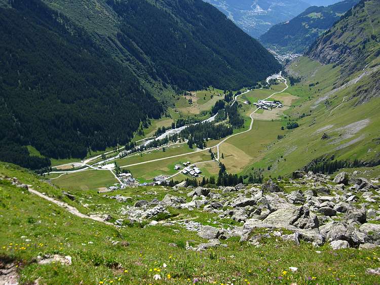 #11 Lécheron : Le sentier sinuant entre les blocs sous le Lécheron Lécheron : Le sentier sinuant entre les blocs sous le Lécheron