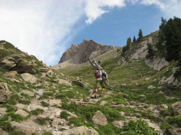 #17 Sous la pointe de la Saume : ça rappelle un certain but cet hiver... ;-) Sous la pointe de la Saume : ça rappelle un certain but cet hiver... ;-)