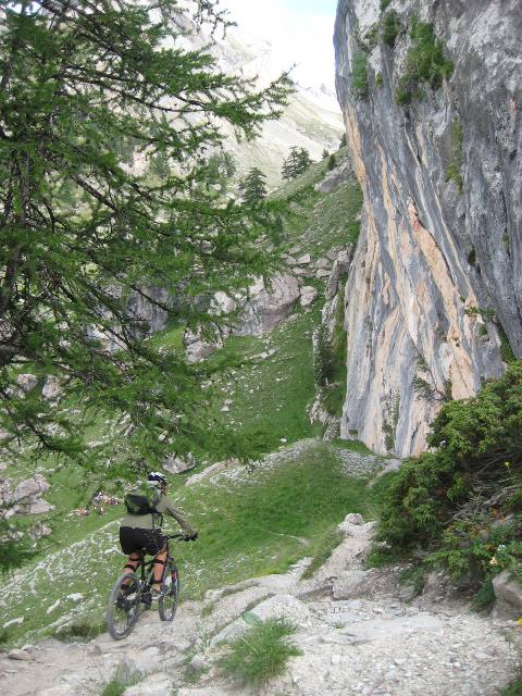 #16 Vallon des Pelouses : Bientôt le dernier portage. Vallon des Pelouses : Bientôt le dernier portage.