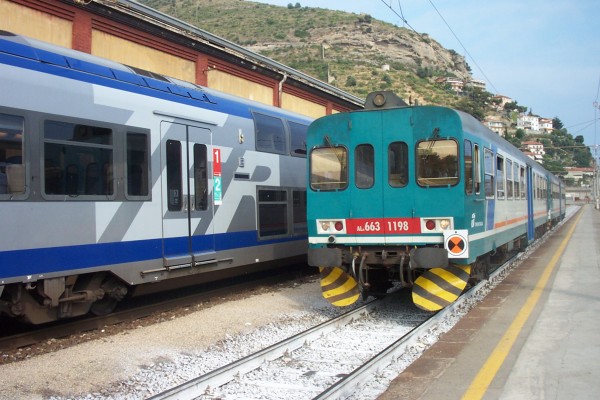 Train Vintimille-Cuneo : Pour une traversée, c'est le moyen de transport idéal, même si 12 € c'est cher pour faire vintimille-La brigue !