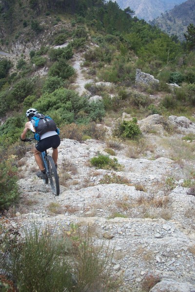 #22 Descente sur Airole : Bien cassant le 06 ;-) Descente sur Airole : Bien cassant le 06 ;-)