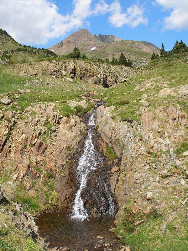 Cascade : Et les Piques Rouges