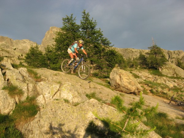 #23 Descente vers Isola2000 : Au Soleil, un final très technique ! Descente vers Isola2000 : Au Soleil, un final très technique !