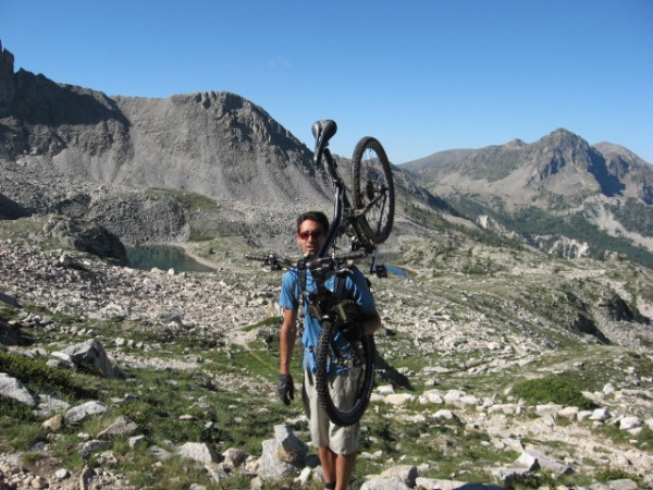 Montée vers Fremamorta : Dans le Parc : on porte