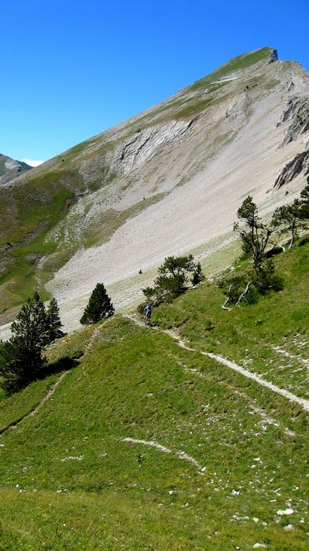 #16 Tête de Garnesier : Le début de descente qui tue Tête de Garnesier : Le début de descente qui tue