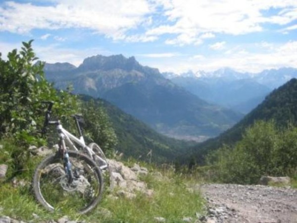 #1 Avant les chalets de coeur : vue sur les Fiz et massif du mont blanc Avant les chalets de coeur : vue sur les Fiz et massif du mont blanc