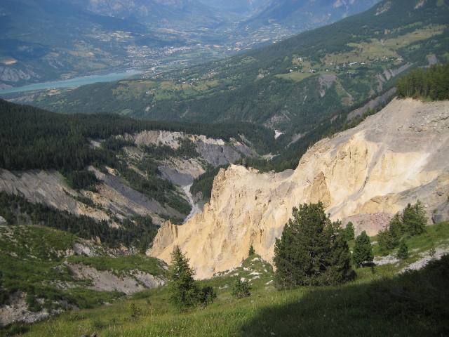 #14 Erosion : Les fameuses pentes que l Erosion : Les fameuses pentes que l'on voit du sentier de Charance ! On peut les voir en sortant un peu du sentier.