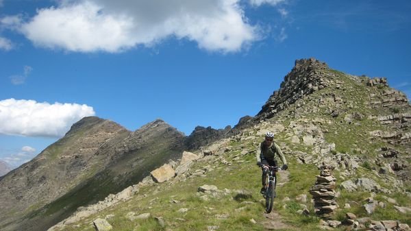 Crête de la Pendine : Et voilà l'ensemble de la crête (Pendine au fond). Vu depuis le col du Bal