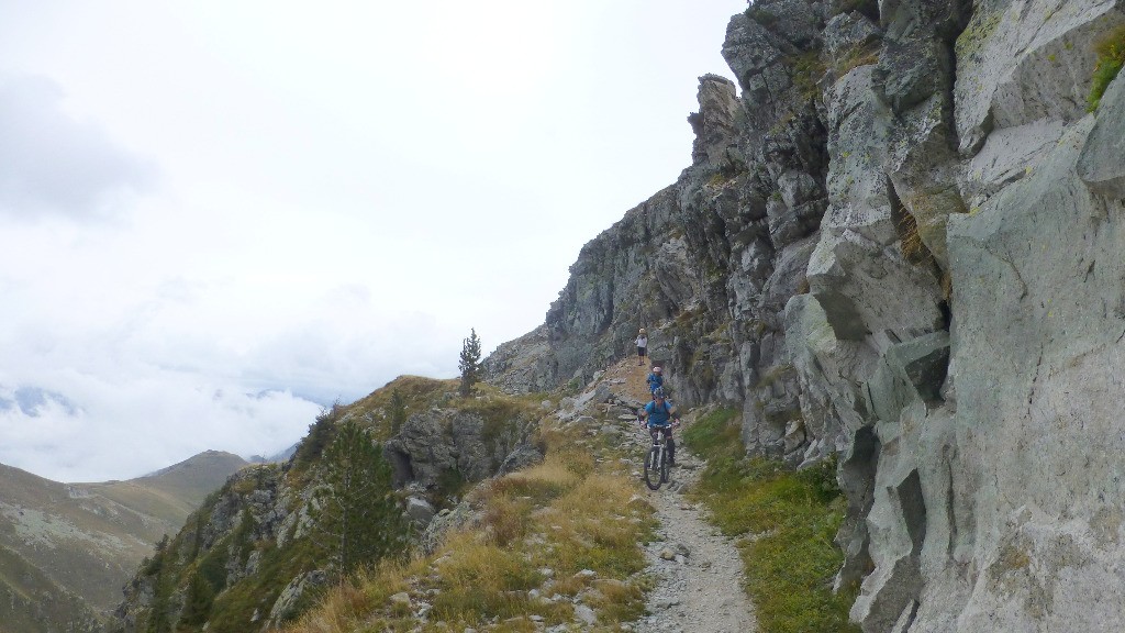 #17 Descente Descente