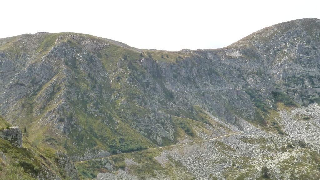 #10 Ancienne Piste militaire montant à Giaure Ancienne Piste militaire montant à Giaure