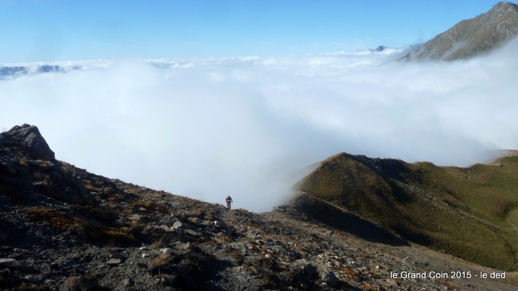 on va plonger côté brume au col de Valbuche