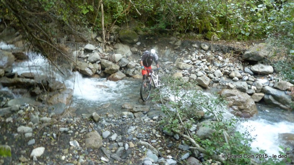 traversée du ruisseau Merderel