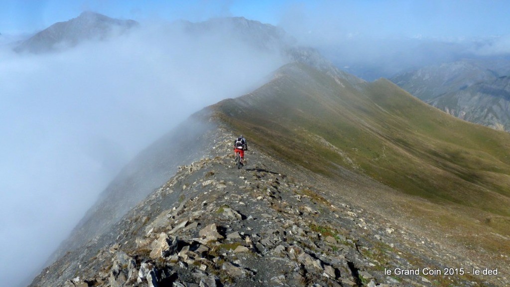 la descente de Crêt Lognan sur une belle arête