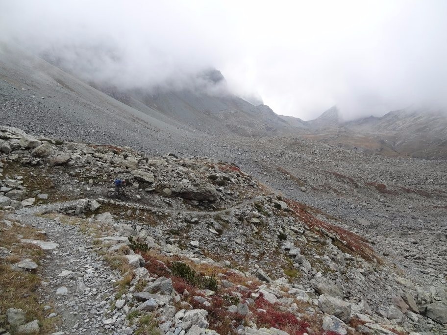 #11 descente du Passo San Gallarino, Q. Sella au fond descente du Passo San Gallarino, Q. Sella au fond