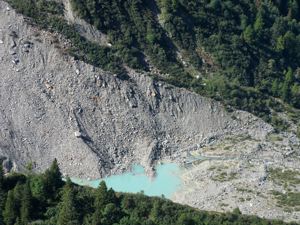 #7 Montée au Nid d Montée au Nid d'Aigle. Lac terminal du glacier de Bionnassay.
